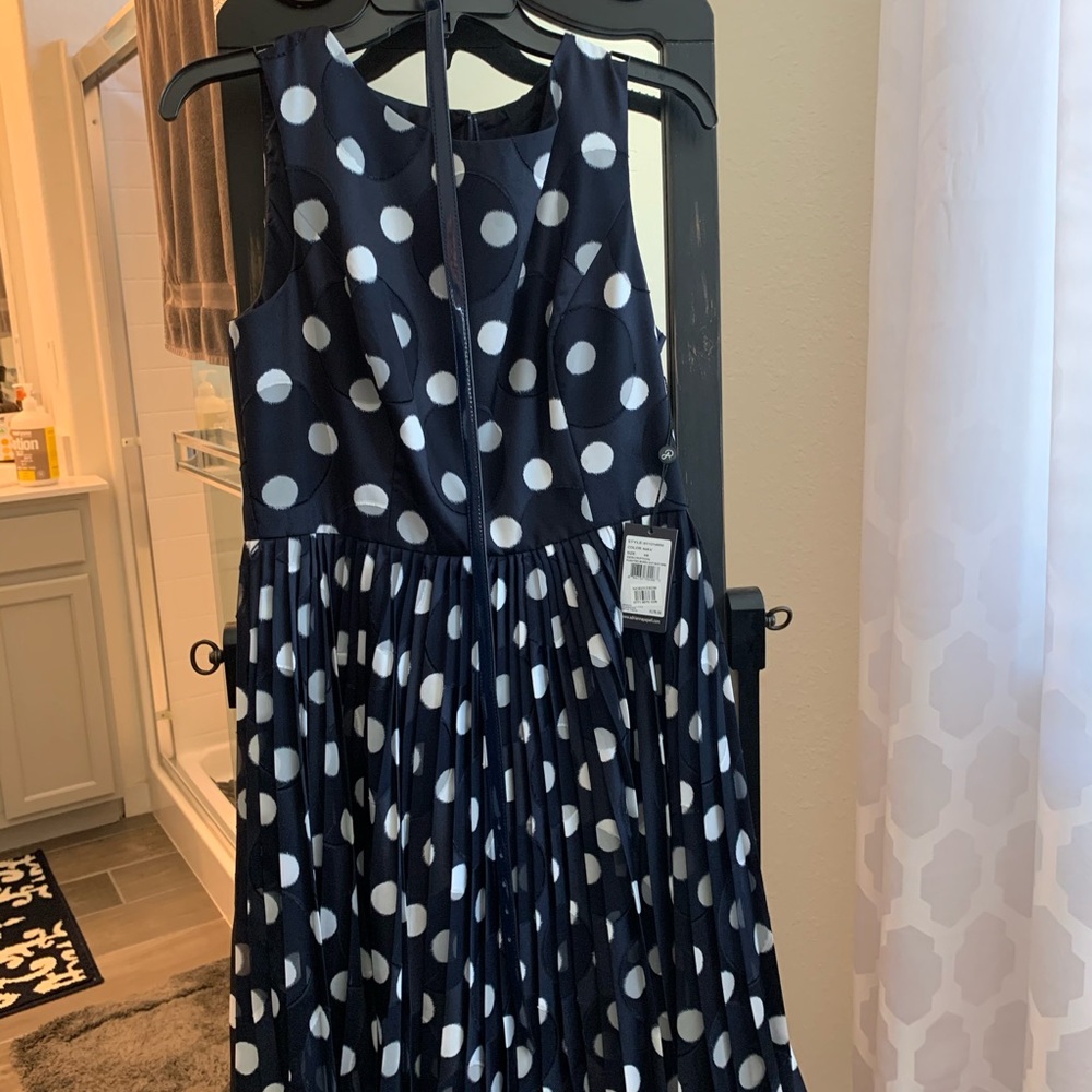 Midi Party dress w belt. Stylish Nordstroms dress.